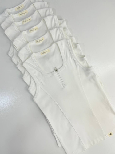 تاپ یقه خشتی نیم زیپ قوارهدار زنانه