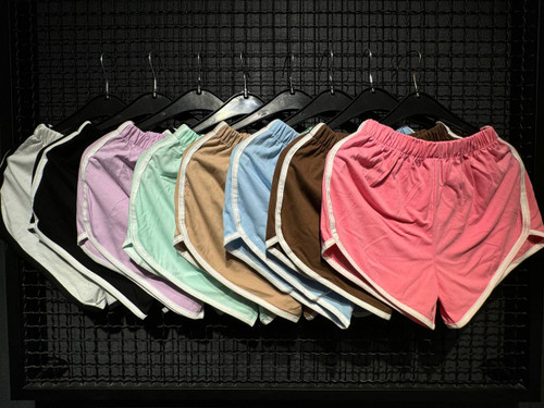 شورتک نواری با رنگای پاستلی و نود زنانه